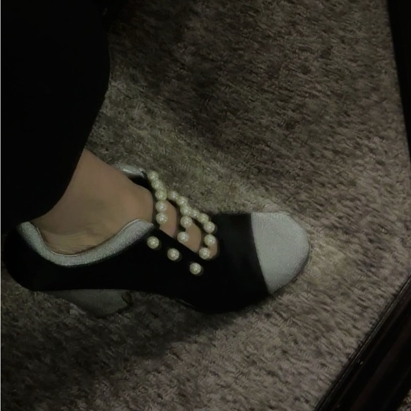 CHANEL - Picture 2 of 11